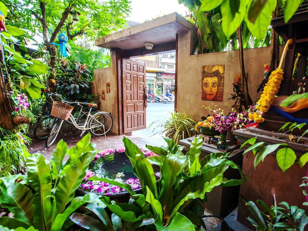 Ban Kong Rao Guesthouse Чиангмай Екстериор снимка
